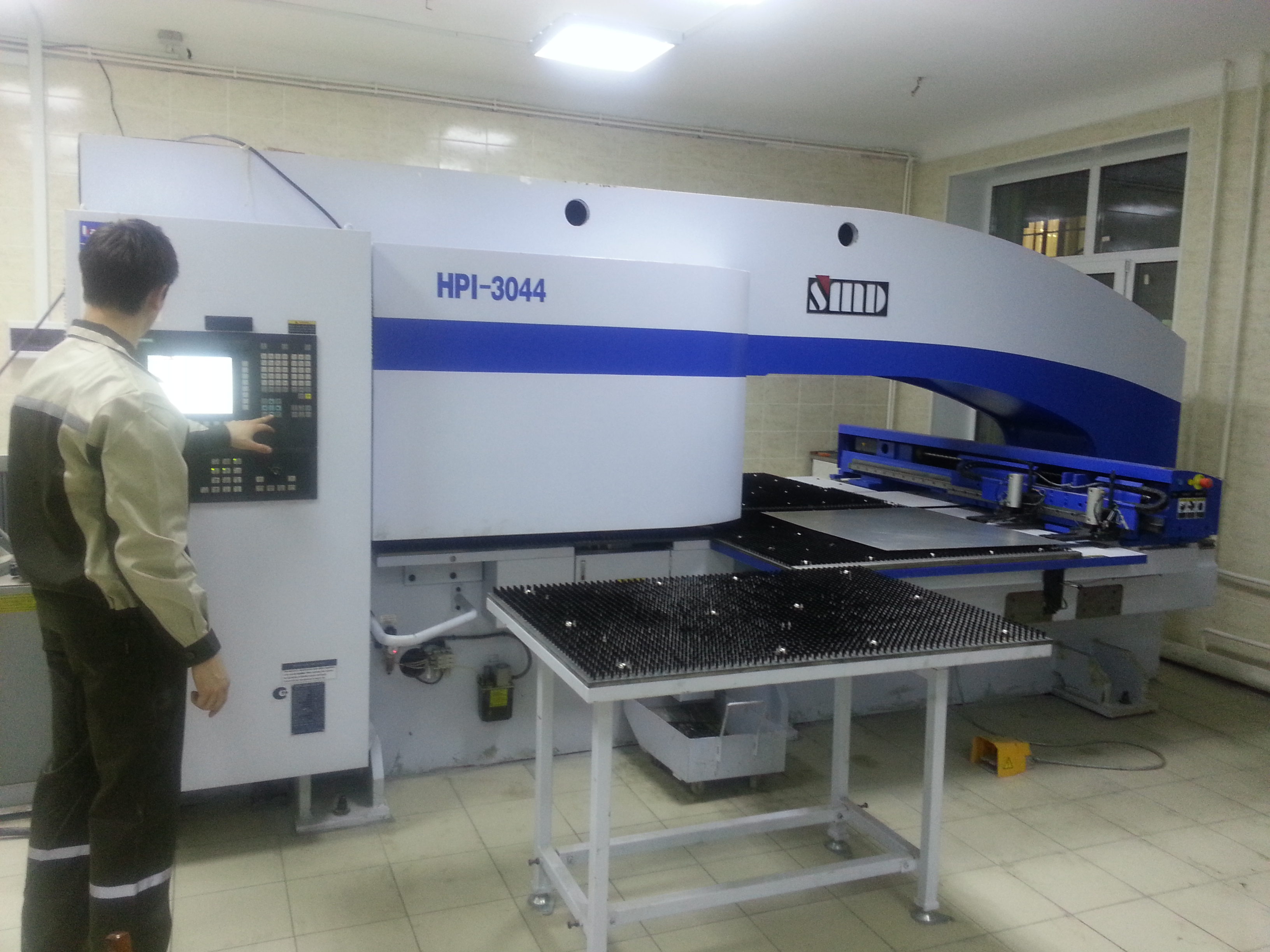 Координатно-пробивной пресс с ЧПУ