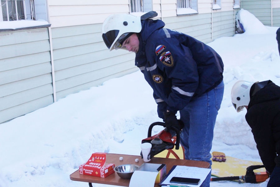 Пожарный мчс. Пожарно спасательных формирования. Аварийно-спасательные формирования. Пожарно спасательных формирования. Аварийно-спасательные формирования мчс россии.