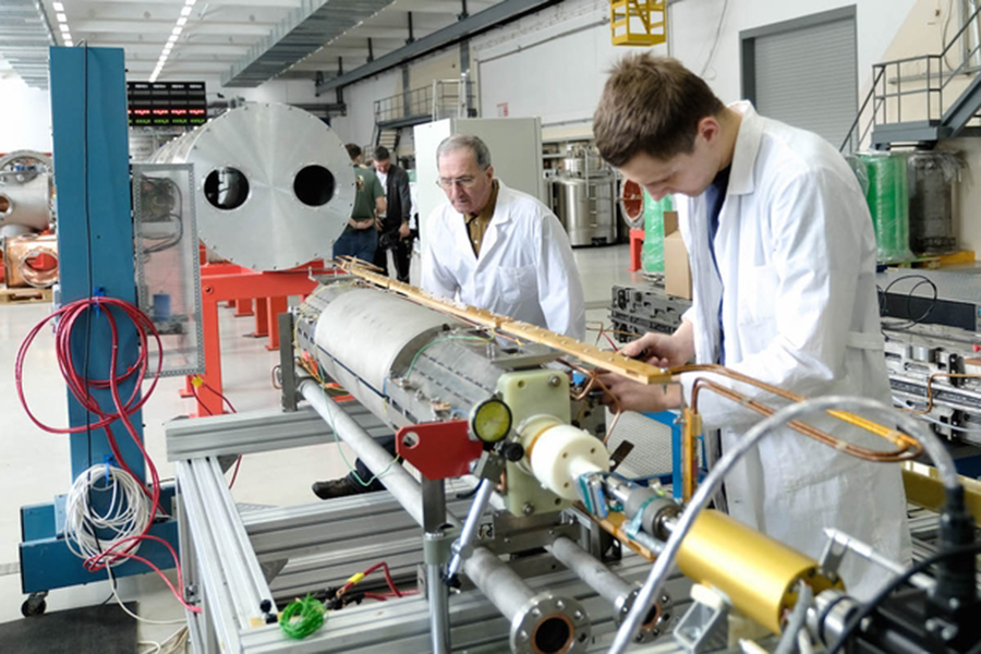     2017   440   ,     2,9  