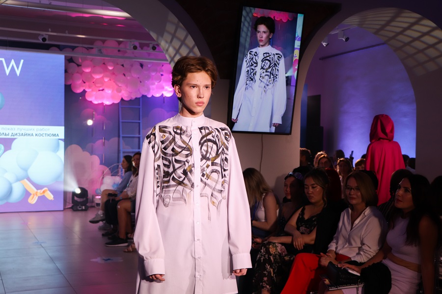 модный показ в омске. омск fashion. омск fashion. конкурс молодых ученых москва. молодая компания.