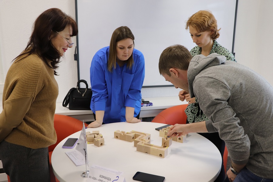  ,     .       Cuboro